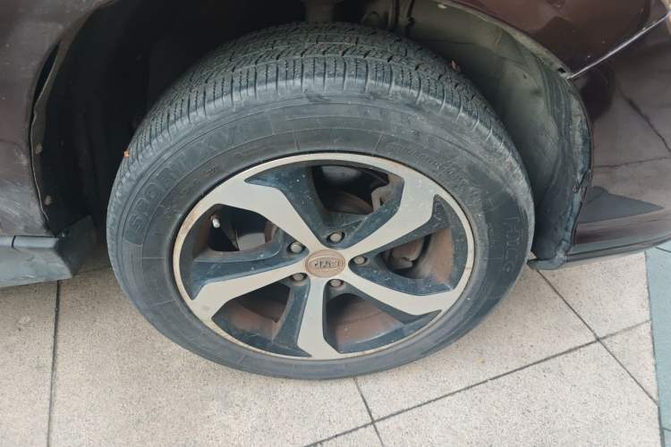 Used BYD S7 2015 2.0T Upgraded Automatic Luxury Version Right Front Wheel Hub