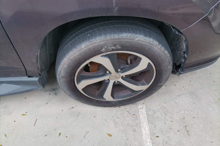 Used BYD S7 2015 2.0T Upgraded Automatic Flagship Version Right Front Wheel Hub
