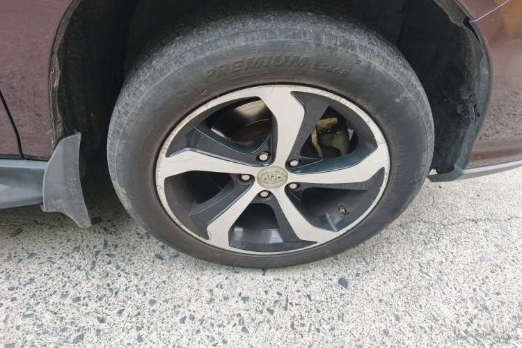 Used BYD S7 2015 2.0T Upgraded Automatic Luxury Version Right Front Wheel Hub