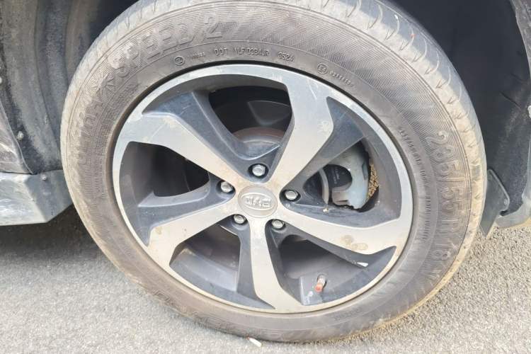 Used BYD S7 2015 2.0T Upgraded Automatic Luxury Version Right Front Wheel Hub