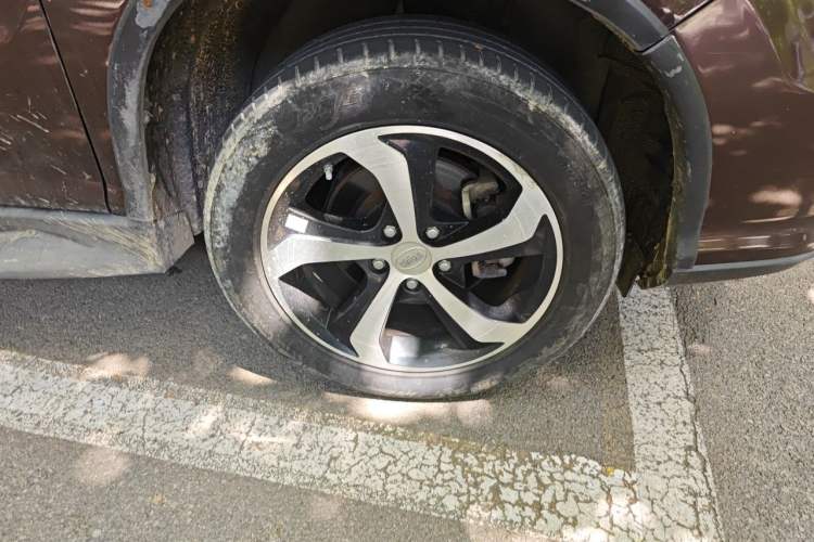 Used BYD S7 2015 2.0T Automatic Prestige Model Right Front Wheel Hub