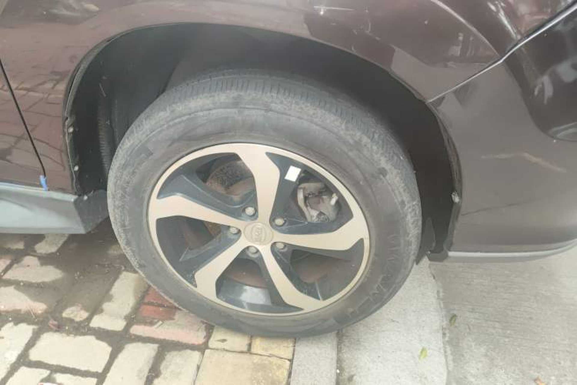 Used BYD S7 2015 2.0T Automatic Prestige Model Right Front Wheel Hub