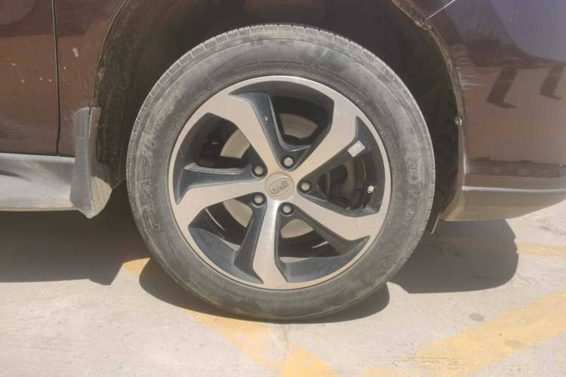 Used BYD S7 2015 2.0T Automatic Flagship Edition Right Front Wheel Hub