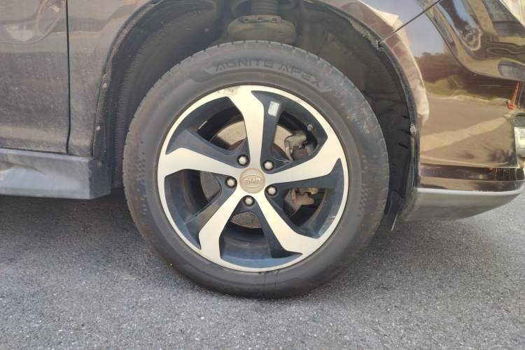 Used BYD S7 2015 2.0T Upgraded Automatic Luxury Version Right Front Wheel Hub
