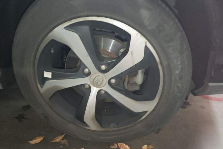 Used BYD S7 2015 2.0T Upgraded Automatic Flagship Version Right Front Wheel Hub