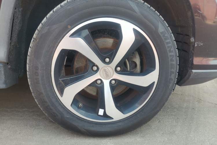 Used BYD S7 2015 2.0T Automatic Prestige Model Right Front Wheel Hub