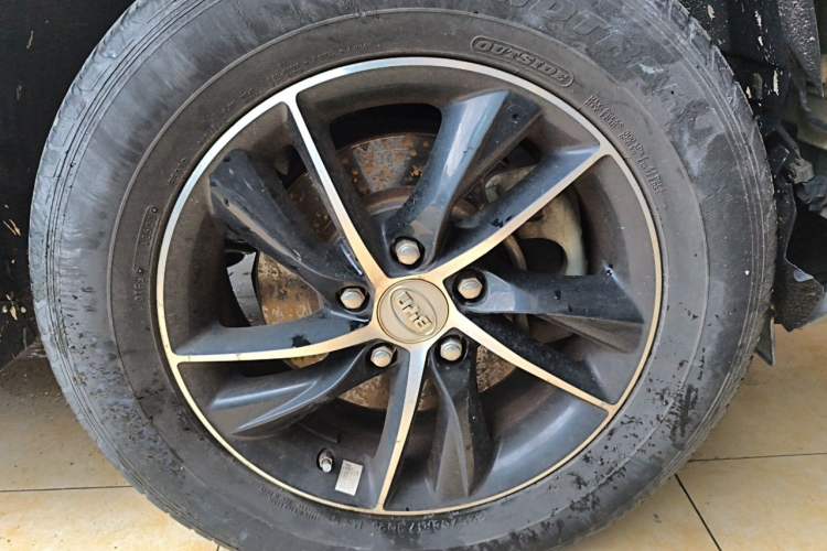 Used BYD S7 2015 1.5T Manual Luxury Model Right Front Wheel Hub