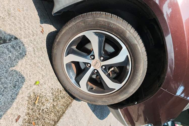 Used BYD S7 2015 2.0T Automatic Prestige Model Right Front Wheel Hub