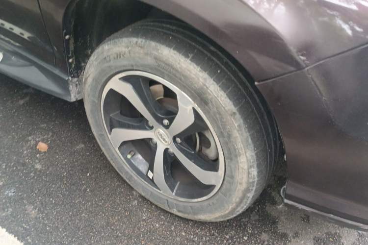 Used BYD S7 2015 2.0T Upgraded Automatic Luxury Version Right Front Wheel Hub