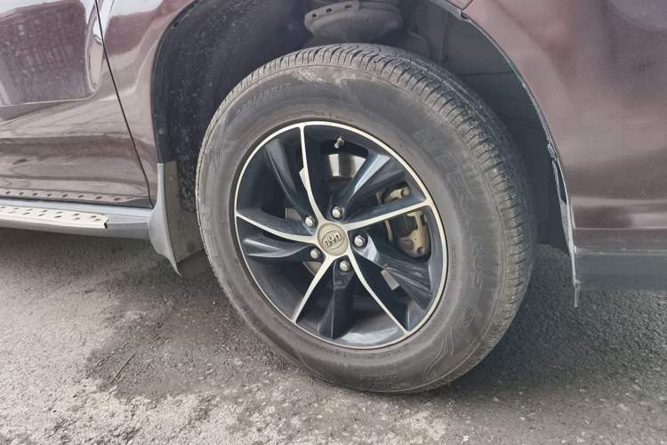 Used BYD S7 2015 1.5T Upgraded Manual Luxury Model Right Front Wheel Hub