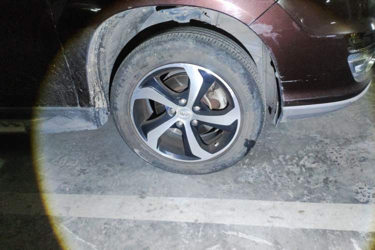 Used BYD S7 2015 2.0T Automatic Prestige Model Right Front Wheel Hub