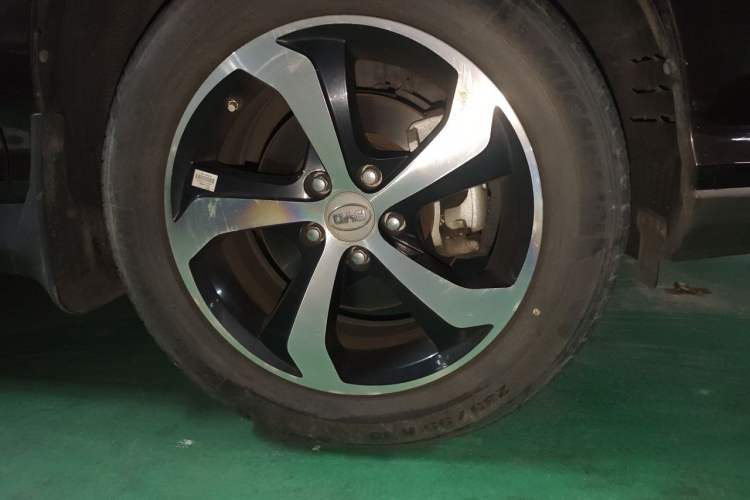 Used BYD S7 2015 2.0T Automatic Prestige Model Right Front Wheel Hub