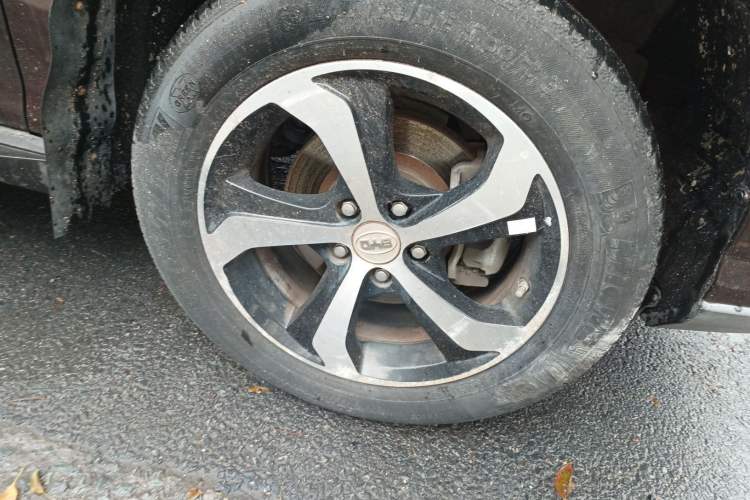 Used BYD S7 2015 2.0T Upgraded Automatic Luxury Version Right Front Wheel Hub