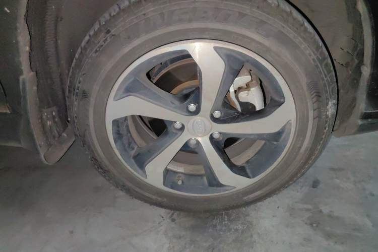 Used BYD S7 2015 2.0T Upgraded Automatic Luxury Version Right Front Wheel Hub