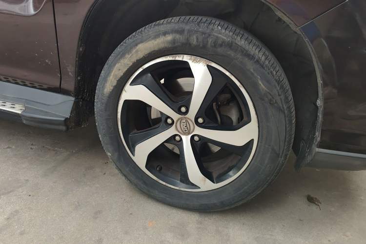 Used BYD S7 2015 2.0T Upgraded Automatic Luxury Version Right Front Wheel Hub