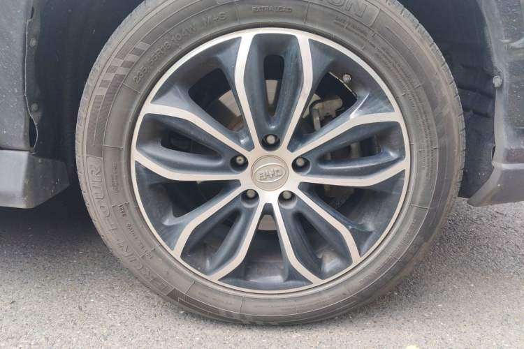 Used BYD S7 2015 2.0T Upgraded Automatic Luxury Version Right Front Wheel Hub
