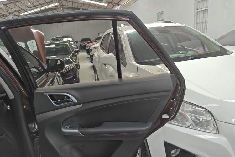 Used BYD S7 2015 2.0T Automatic Prestige Model Right Rear Door Interior