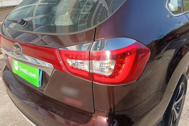 Used BYD S7 2015 2.0T Automatic Prestige Model Right Rear Taillight