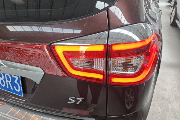 Used BYD S7 2015 2.0T Automatic Prestige Model Right Rear Taillight
