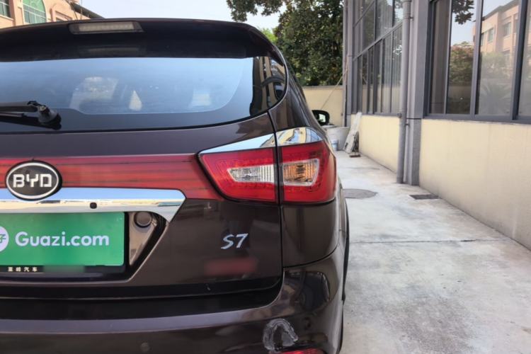 Used BYD S7 2015 2.0T Automatic Prestige Model Right Rear Taillight