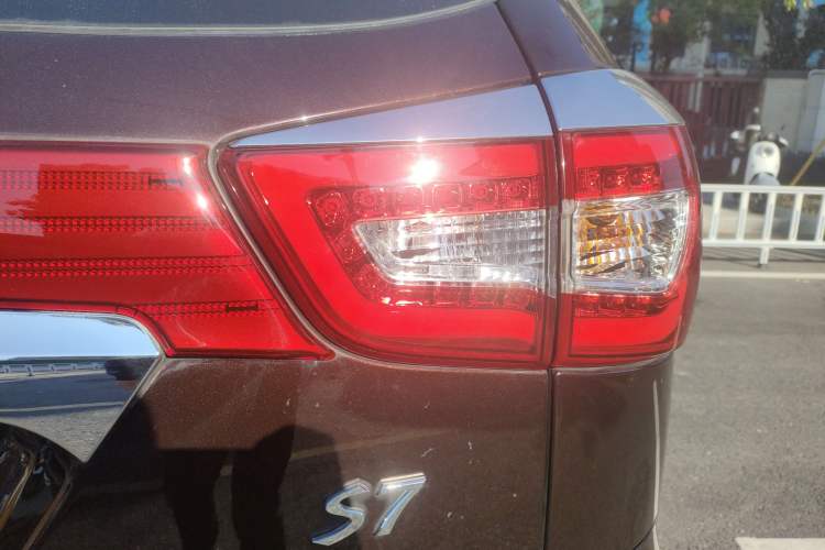 Used BYD S7 2015 1.5T Upgraded Manual Luxury Model Right Rear Taillight