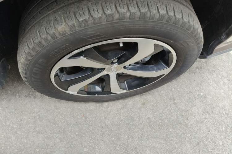 Used BYD S7 2015 2.0T Upgraded Automatic Luxury Version Right Rear Wheel Hub