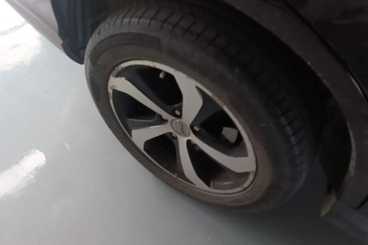 Used BYD S7 2015 2.0T Upgraded Automatic Flagship Version Right Rear Wheel Hub