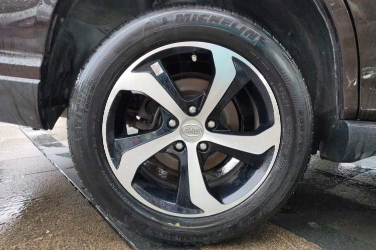 Used BYD S7 2015 2.0T Upgraded Automatic Luxury Version Right Rear Wheel Hub