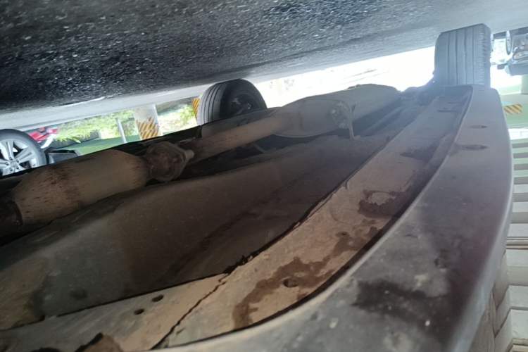 Used BYD S7 2015 2.0T Upgraded Automatic Luxury Version Right Side Sill