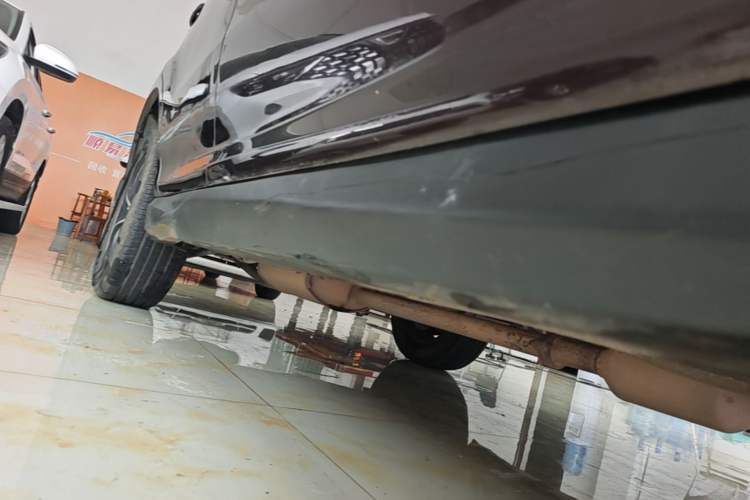 Used BYD S7 2015 1.5T Upgraded Manual Luxury Model Right Side Sill