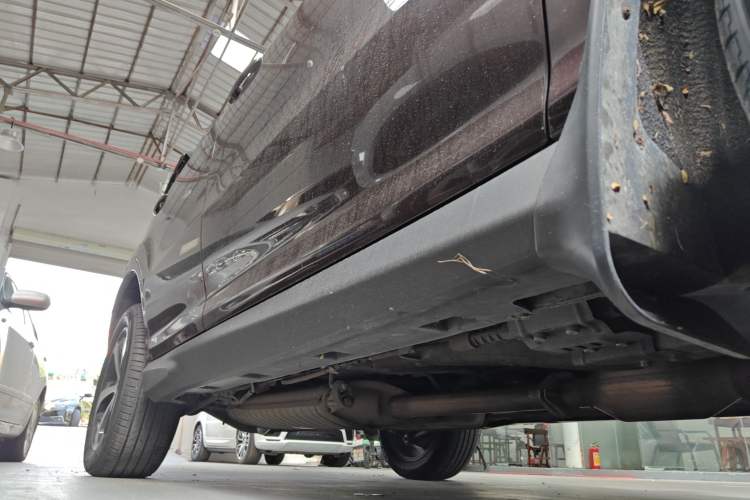 Used BYD S7 2015 2.0T Automatic Prestige Model Right Side Sill