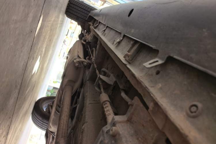 Used BYD S7 2015 2.0T Automatic Prestige Model Right Side Sill