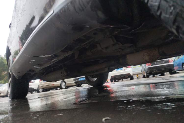 Used BYD S7 2015 2.0T Upgraded Automatic Luxury Version Right Side Sill