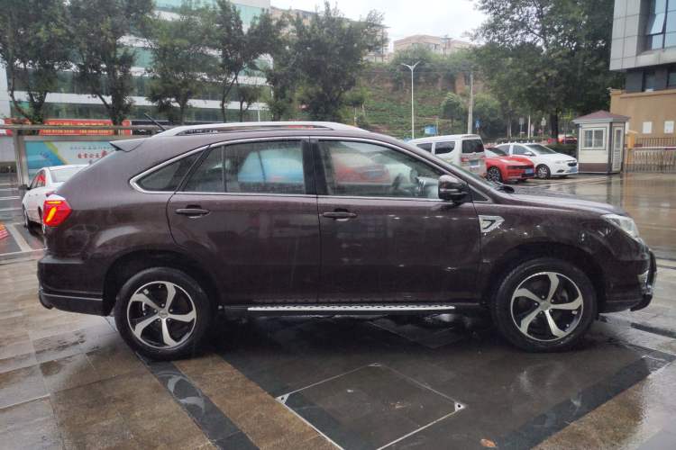 Used BYD S7 2015 2.0T Upgraded Automatic Luxury Version Right Side