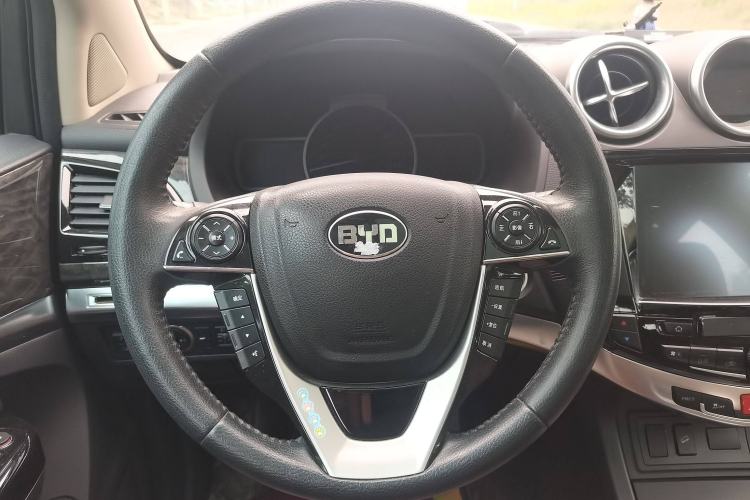 Used BYD S7 2015 2.0T Automatic Prestige Model Steering Wheel