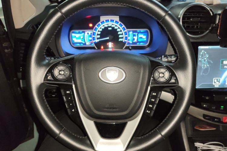 Used BYD S7 2015 2.0T Upgraded Automatic Luxury Version Steering Wheel