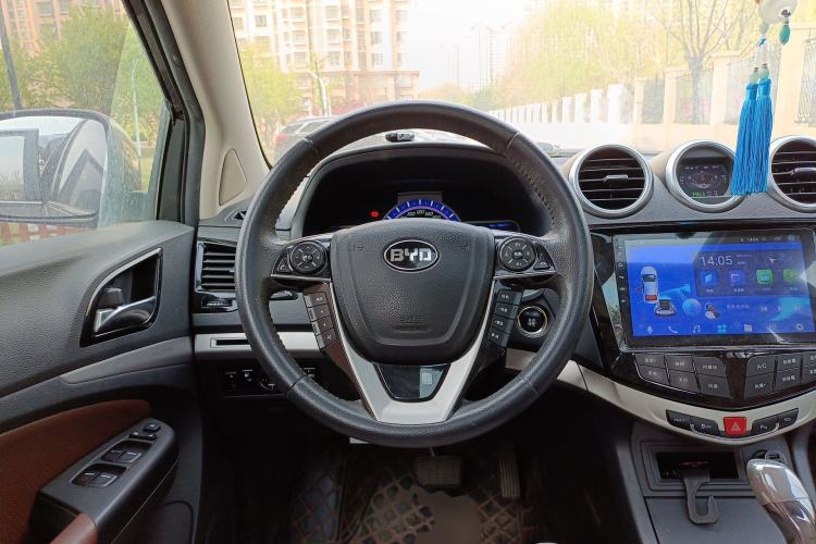 Used BYD S7 2015 2.0T Upgraded Automatic Luxury Version Steering Wheel