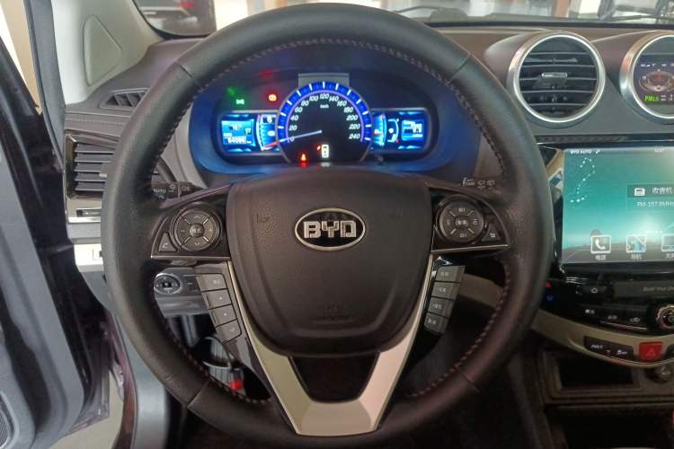 Used BYD S7 2015 2.0T Automatic Prestige Model Steering Wheel