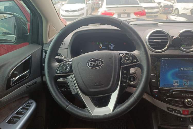 Used BYD S7 2015 2.0T Upgraded Automatic Flagship Version Steering Wheel