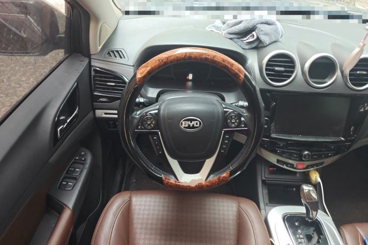 Used BYD S7 2015 2.0T Automatic Prestige Model Steering Wheel