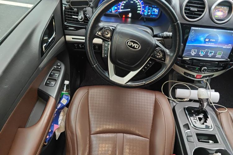 Used BYD S7 2015 2.0T Upgraded Automatic Luxury Version Steering Wheel