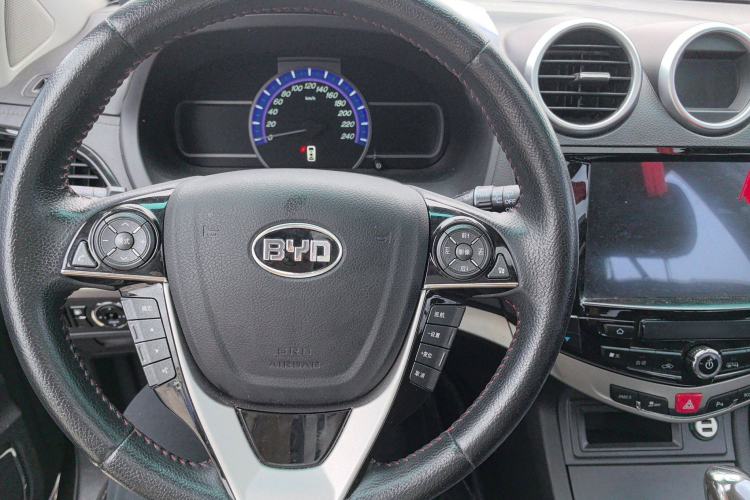 Used BYD S7 2015 2.0T Automatic Prestige Model Steering Wheel