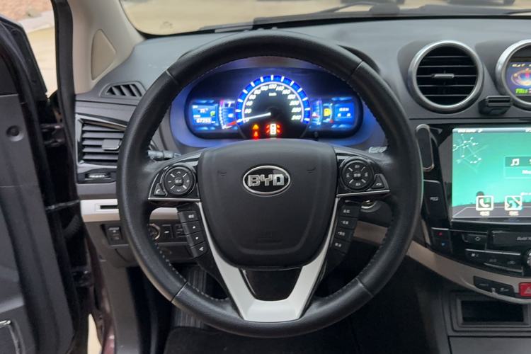Used BYD S7 2015 2.0T Upgraded Automatic Luxury Version Steering Wheel