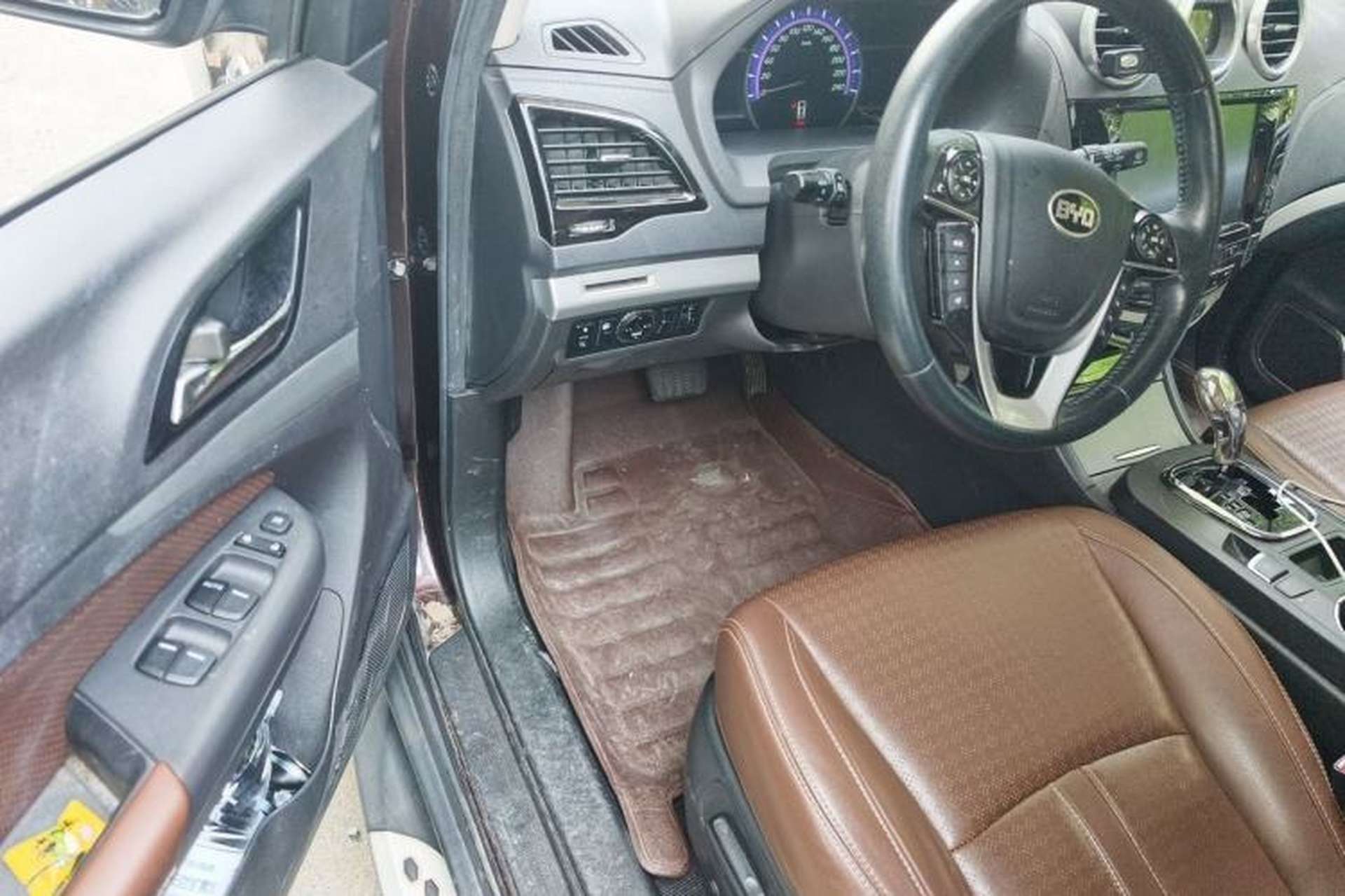 Used BYD S7 2015 2.0T Upgraded Automatic Luxury Version Steering Wheel