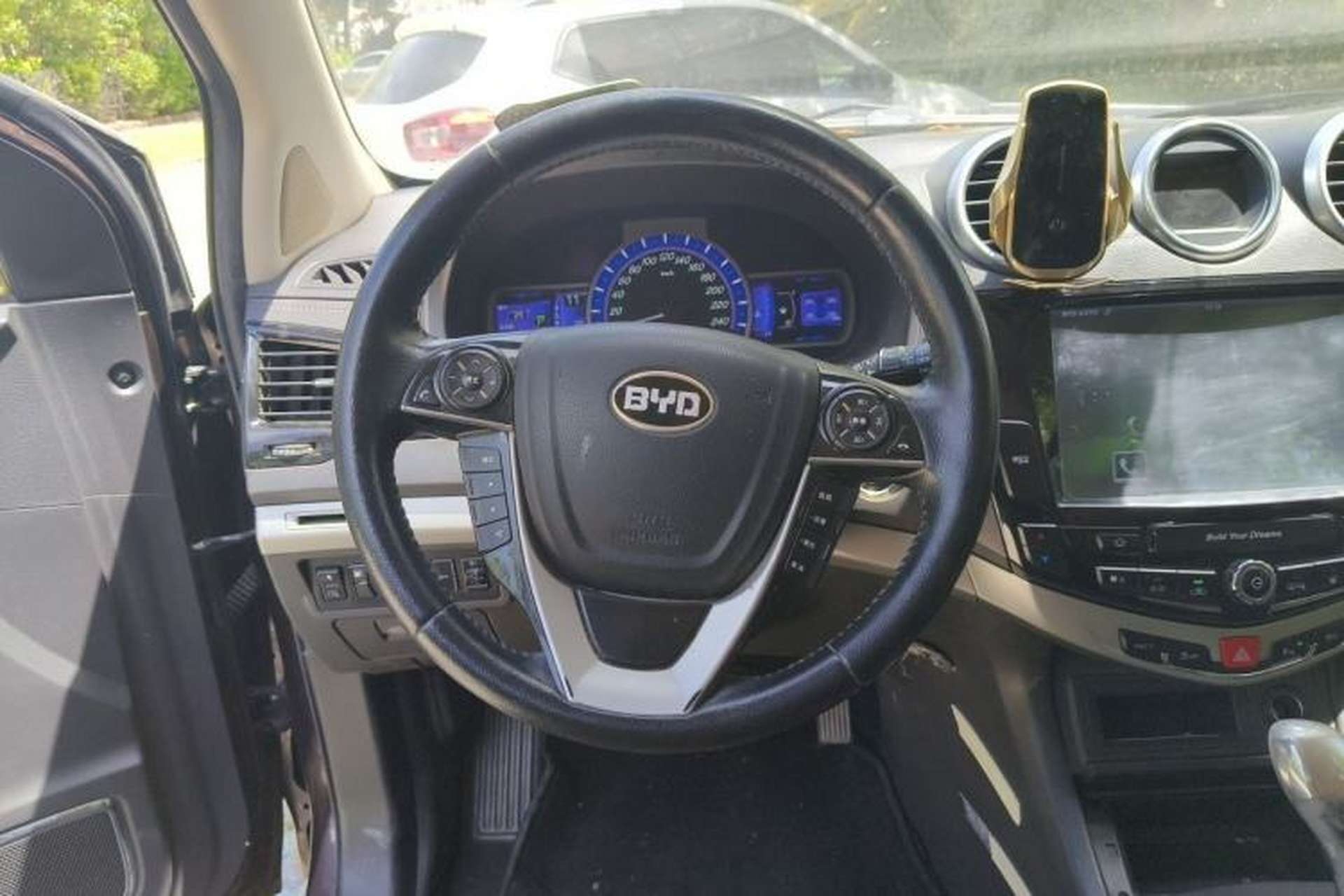 Used BYD S7 2015 2.0T Upgraded Automatic Luxury Version Steering Wheel