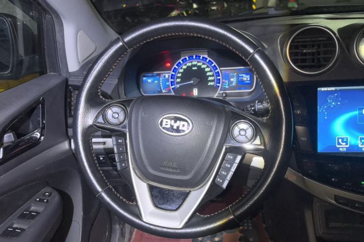 Used BYD S7 2015 2.0T Automatic Prestige Model Steering Wheel