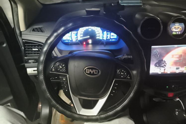 Used BYD S7 2015 2.0T Upgraded Automatic Luxury Version Steering Wheel