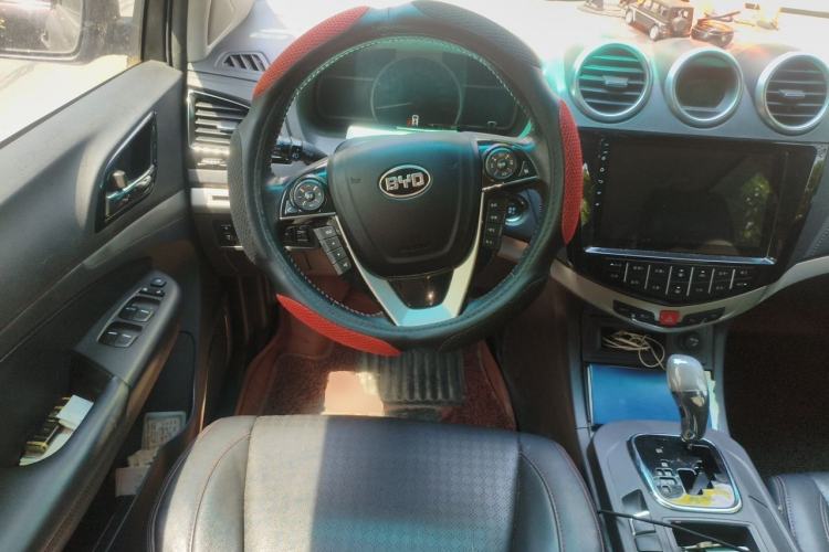 Used BYD S7 2015 2.0T Automatic Prestige Model Steering Wheel