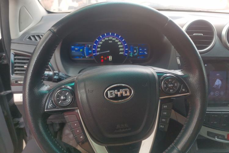 Used BYD S7 2015 2.0T Automatic Prestige Model Steering Wheel