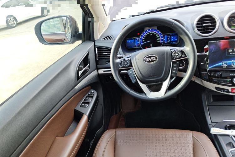 Used BYD S7 2015 2.0T Upgraded Automatic Luxury Version Steering Wheel